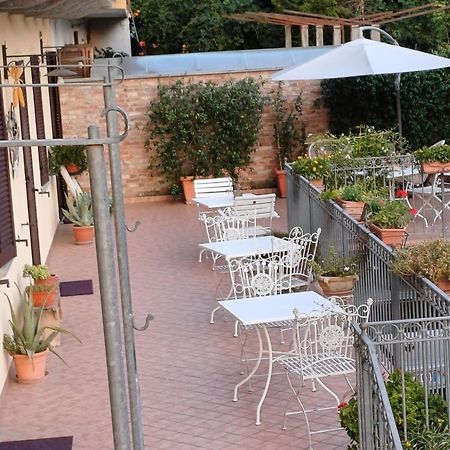 Bed and Breakfast Il Germano Reale Альба Екстер'єр фото