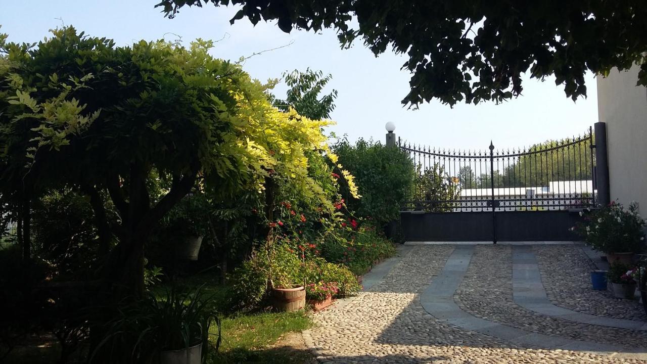 Bed and Breakfast Il Germano Reale Альба Екстер'єр фото